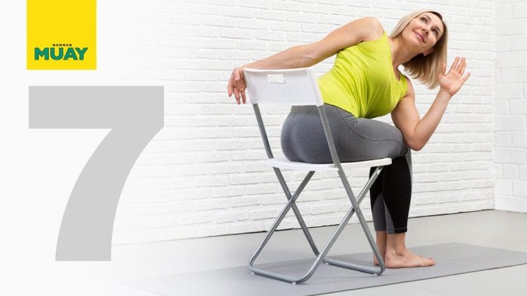 7 Cvičení na bolesti chrbta, ktoré môžete vykonávať v sede