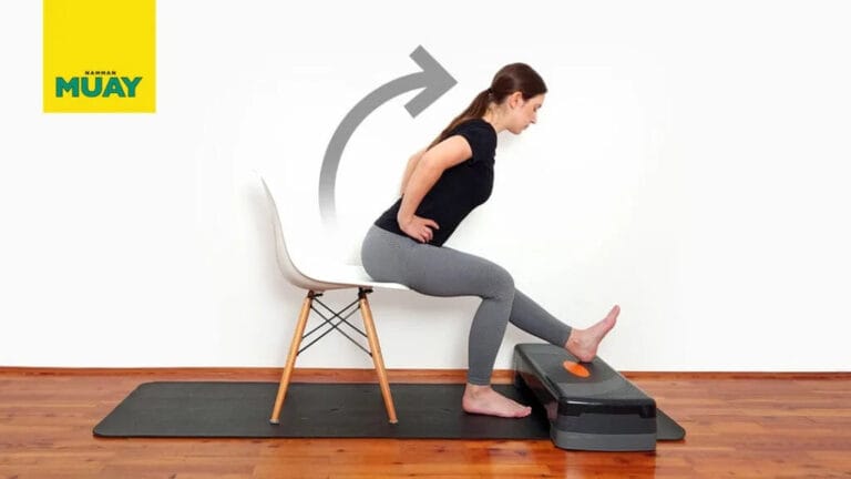 Sedový strečing hamstringov pre pružné nohy